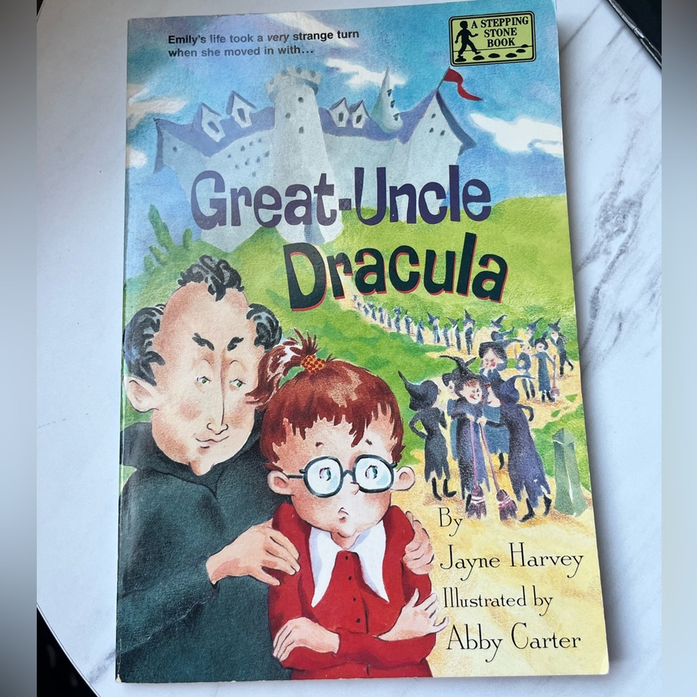 Great Uncle Dracula by Jayne Harvey Kids Chapter Book Little Dracula Abby Carter
